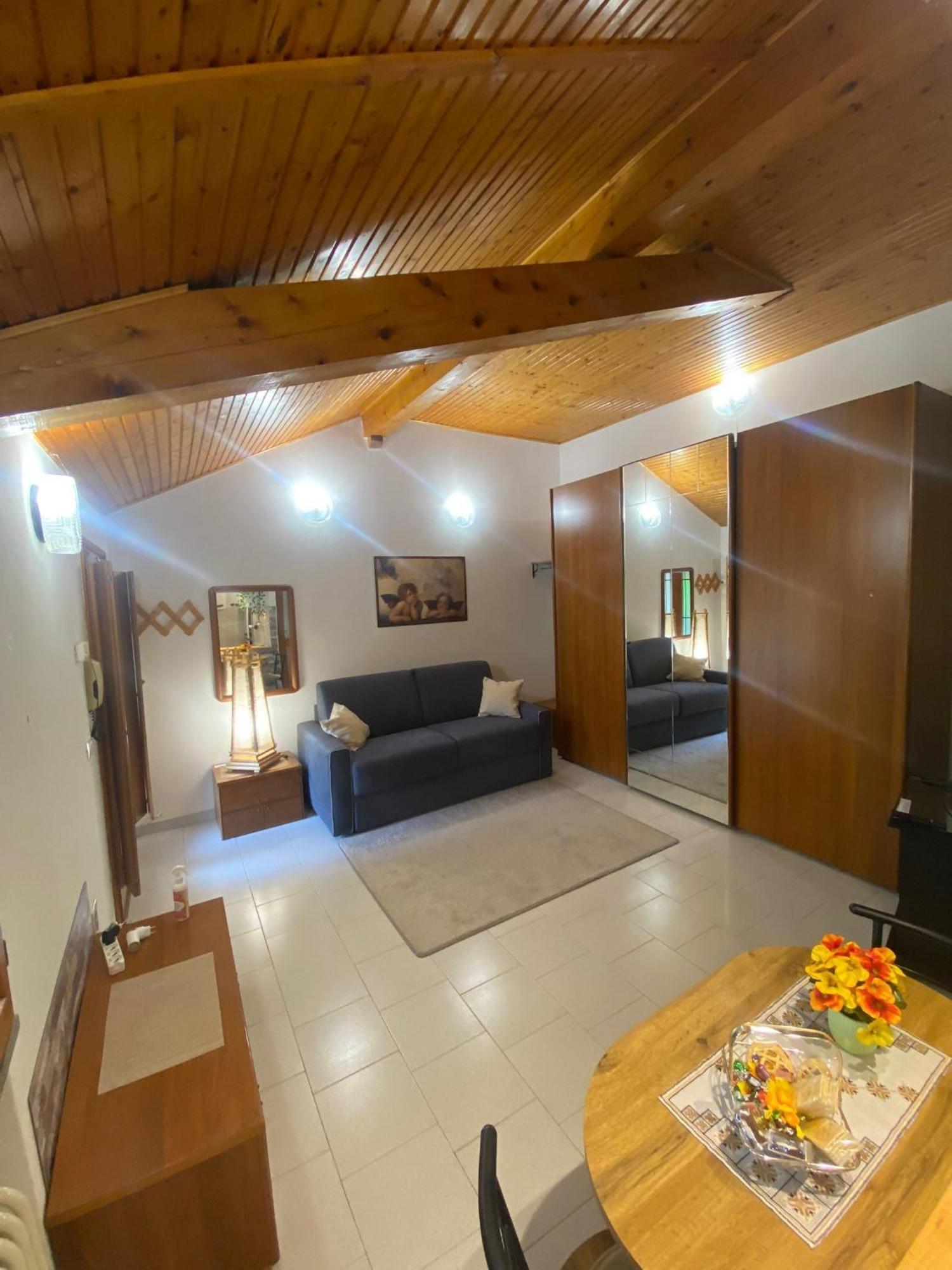 La Corte Dei Torri Loft On The Lake Oliveto Lario Exteriér fotografie