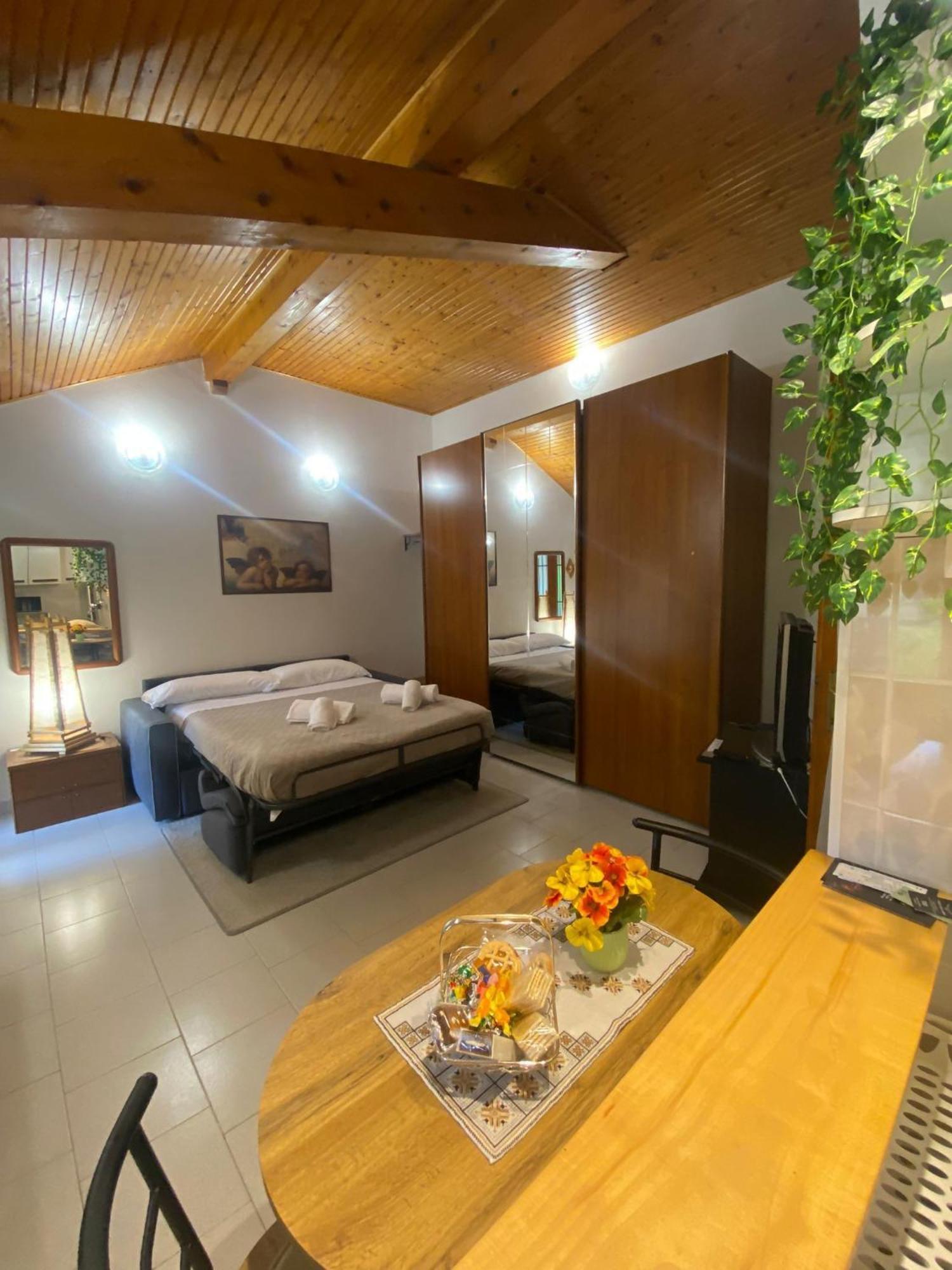 La Corte Dei Torri Loft On The Lake Oliveto Lario Exteriér fotografie